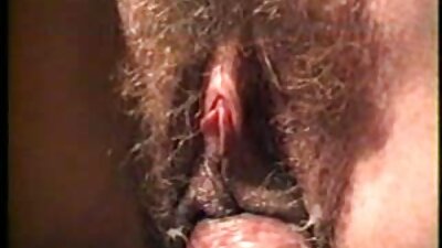 Meget smuk BDSM-porno med to søde lesbiske.