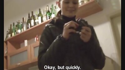 Amatør blowjob af en ung blondine og en fucking en saftig kusse.