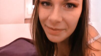 Porno af transvestitter med silikone bryster endte med cumshots.