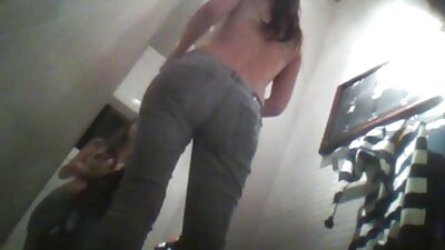 Porno gynækolog undersøger en smuk studerende til orgasme.