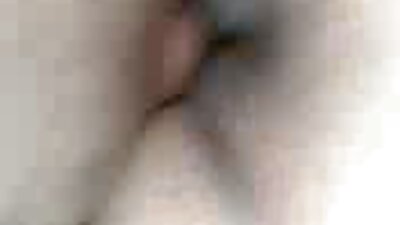Pornolæger udvider og knepper huller af en fransk kvinde på kontoret.